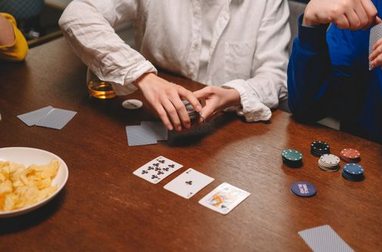 game crypto debet